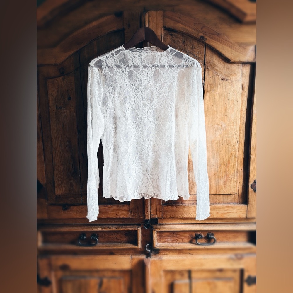 Super Soft Lace Layering Tee - Snow White with Lettuce Edge Styling - Picture 8 of 11